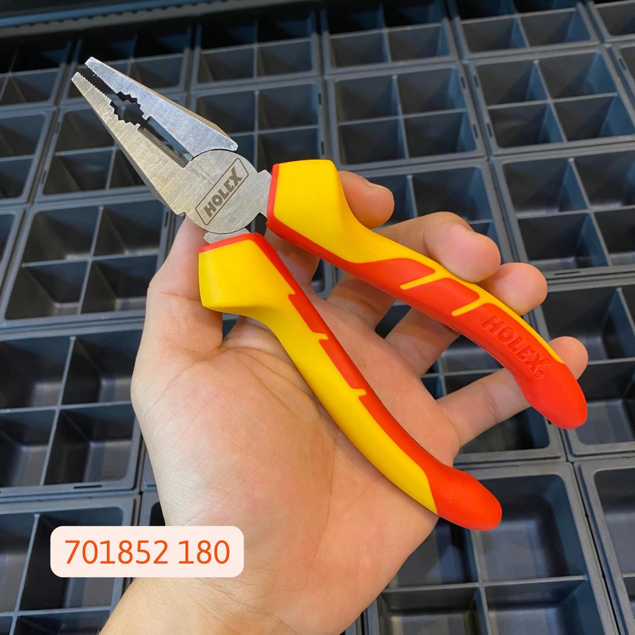 KÌM ĐA NĂNG CÁCH ĐIỆN 1000V HOLEX 701852 DÀI 180MM KÌM ĐA NĂNG CÁCH ĐIỆN 1000V HOLEX 701852 DÀI 180MM
